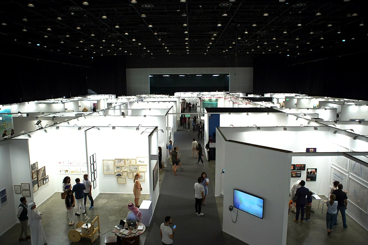 Galeriestände bei der Art Dubai 2016.