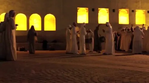 Eine Tanzaufführung beim Dubai Shopping Festival 2011. Standbild aus einem Video von Harald Selke.
