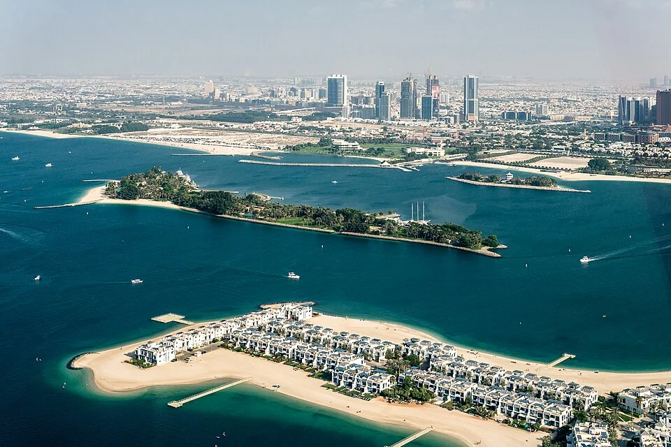 Dubais Küste von The View at The Palm aus gesehen, 2022