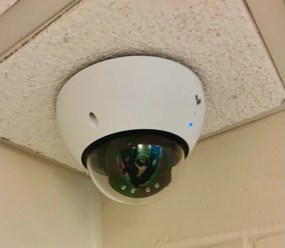 Cámara de vigilancia de tipo domo