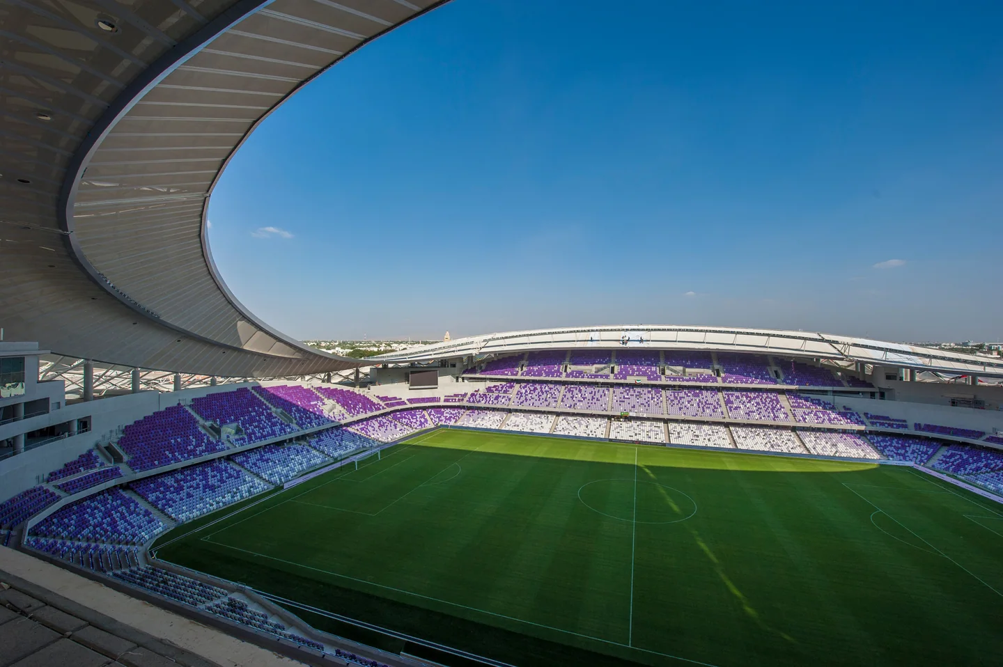 Das Hazza Bin Zayed Stadium in Al Ain, angekündigter Startort des Gran Fondo 2026.