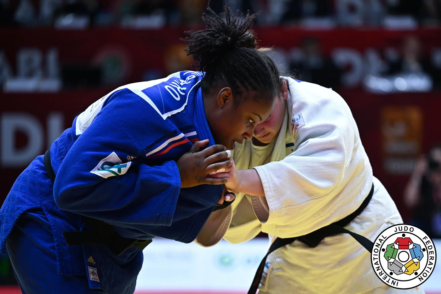 Combate femenino en el Abu Dhabi Grand Slam 2025. Archivo IJF.