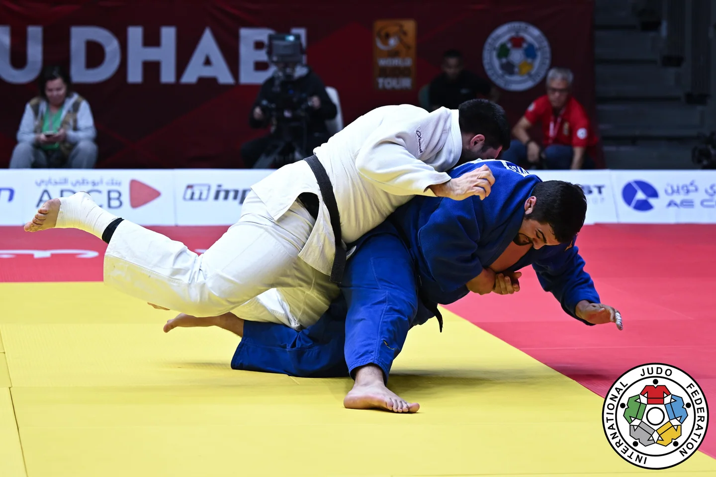 A men’s contest at Abu Dhabi Grand Slam 2025. IJF archive.