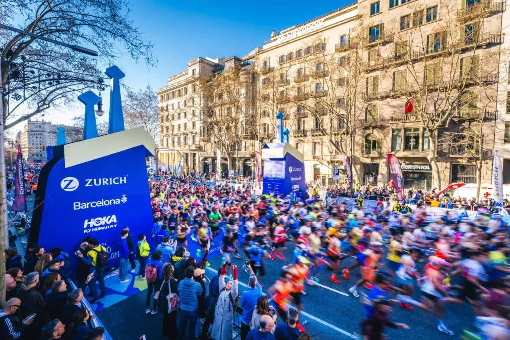 Massenstart des Barcelona-Marathons 2026.