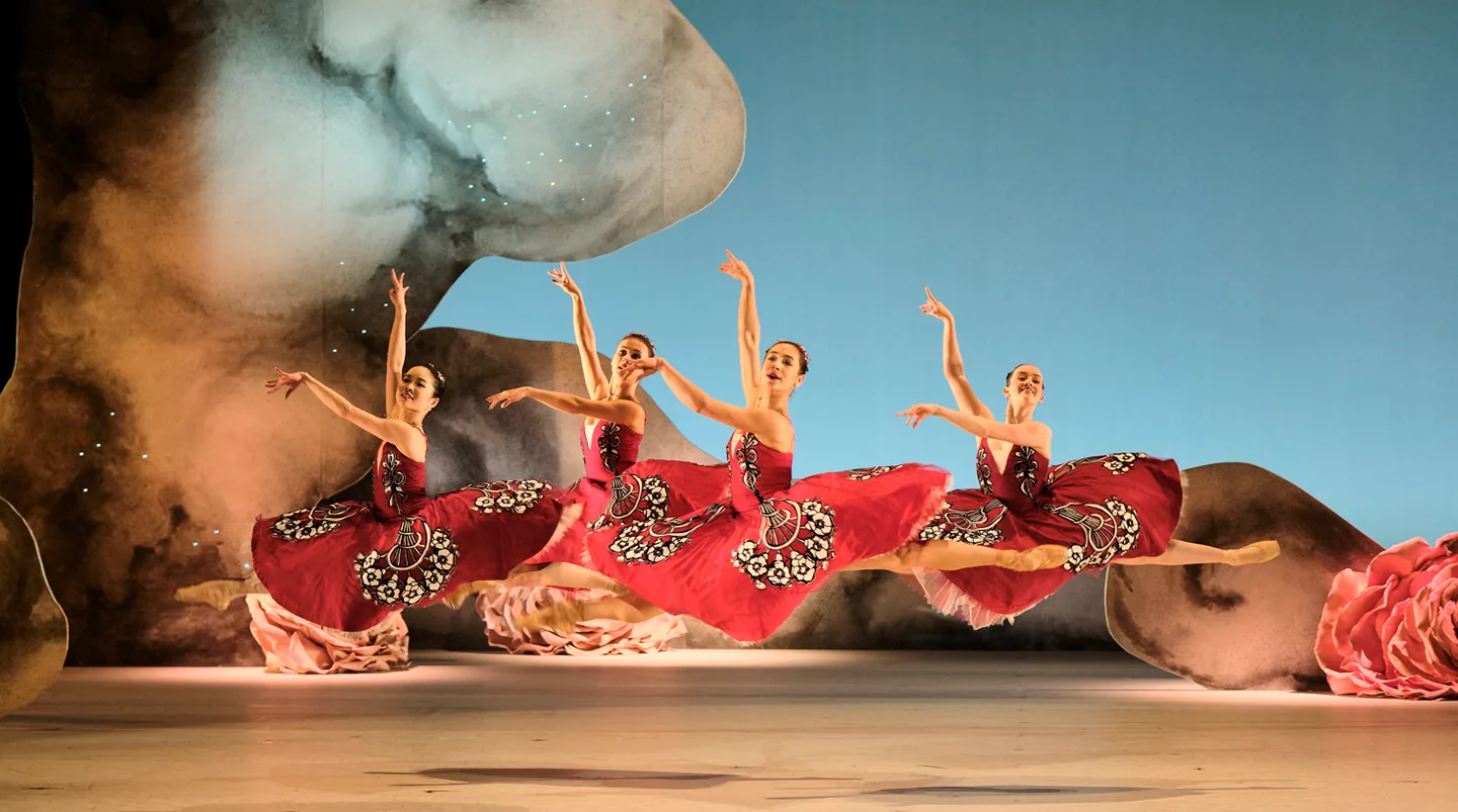 Official Liceu Nutcracker artwork: dancers in red tutus.