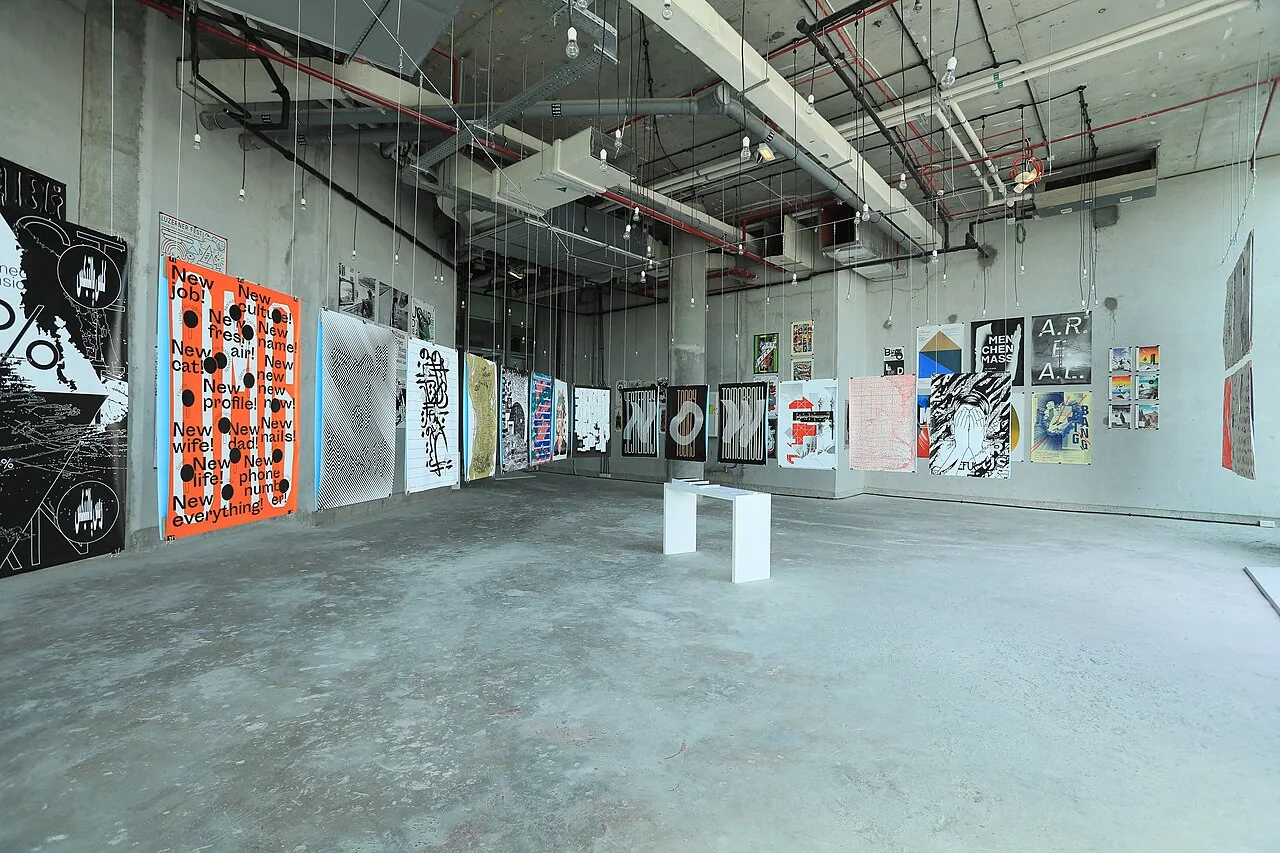 Die Plakatausstellung Weltformat DXB bei der Dubai Design Week 2017.