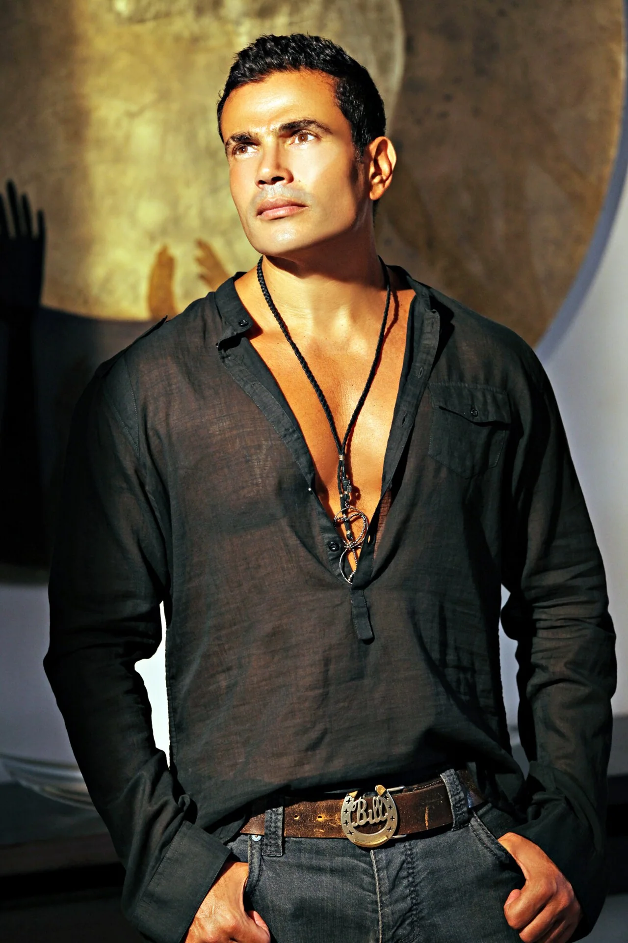 Amr Diab bei einem Musikvideodreh im Jahr 2009.