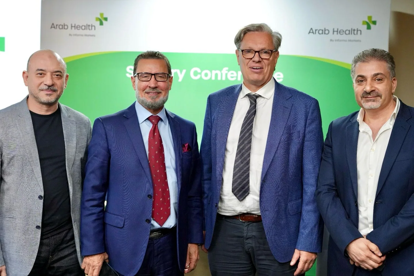 Teilnehmer der chirurgischen Konferenz auf der Arab Health, 2024