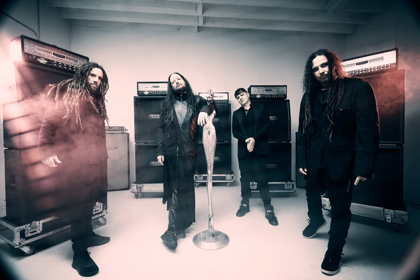 Promofoto von Korn auf der offiziellen Live-Nation-Seite des Mailänder Konzerts.