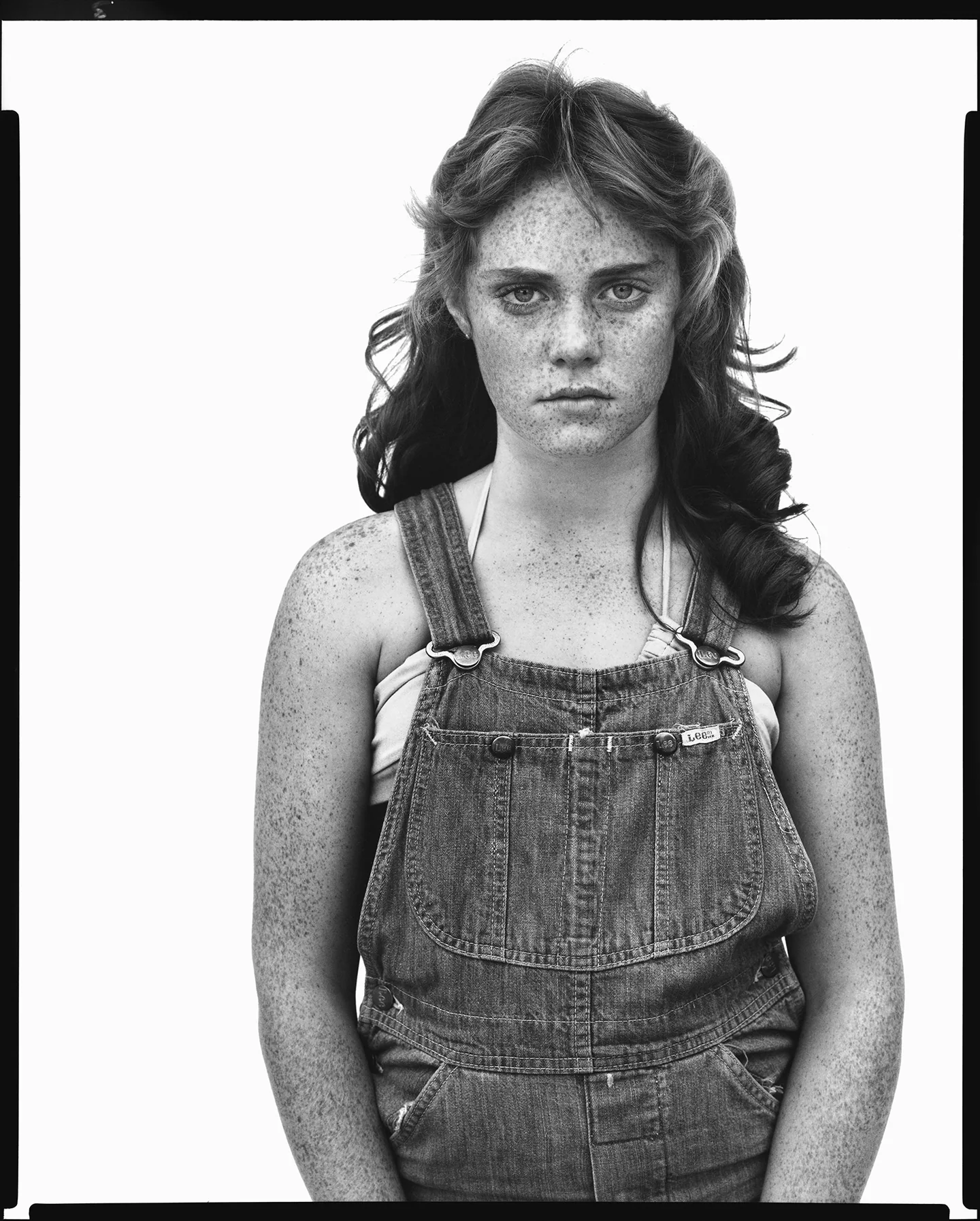 Портрет Сандри Беннетт у комбінезоні, 1980; фотографія Аведона з In the American West.